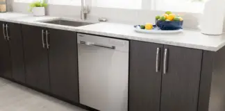 O modelo de máquina de lavar loiça Samsung número 2008-2022 encontra, média, explicado