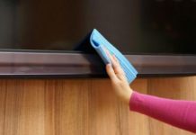 Como limpar corretamente a tela da TV e do monitor